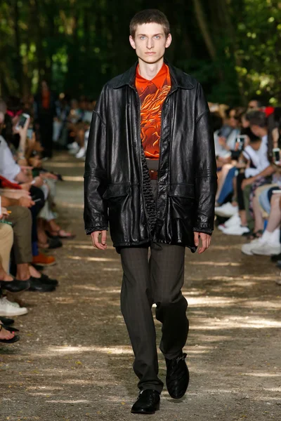 Look 48